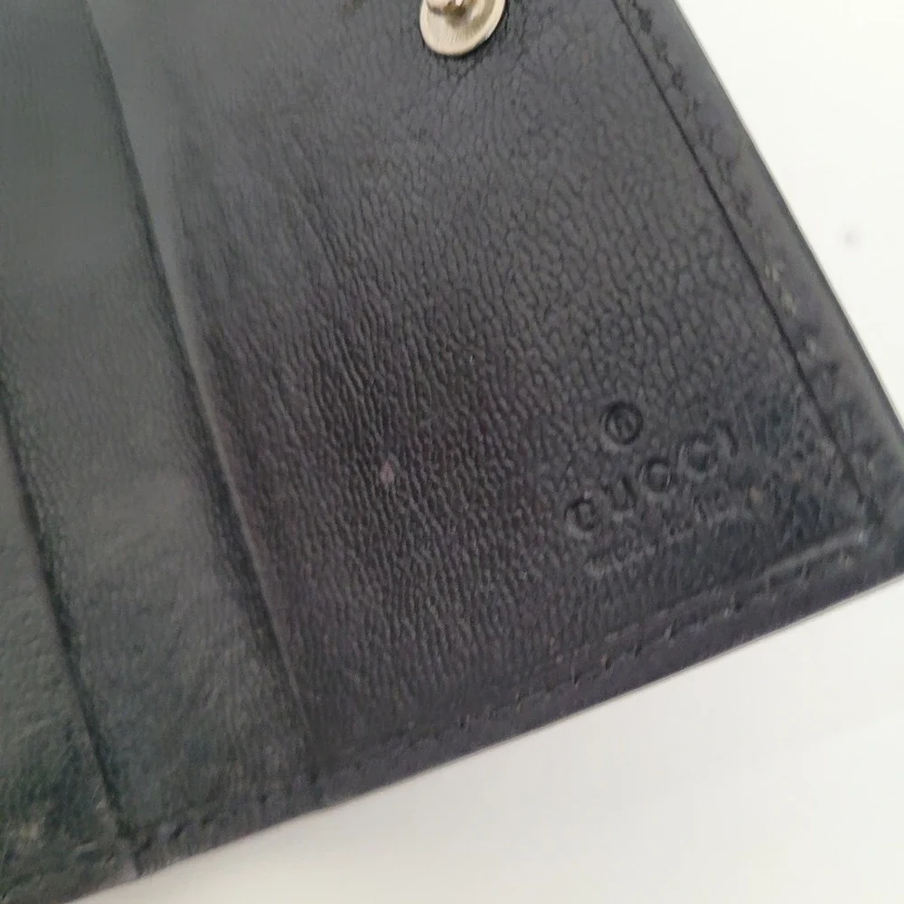 Gucci Black Pebbled Leather 6-Ring Key Case Wallet Silver Logo Plaque Italy